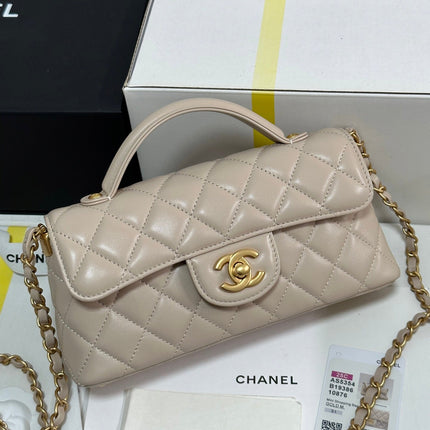 FLAP BAG WITH HANDLE 22 IN BEIGE LAMBSKIN GOLD PLATED METAL