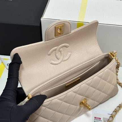FLAP BAG WITH HANDLE 22 IN BEIGE LAMBSKIN GOLD PLATED METAL