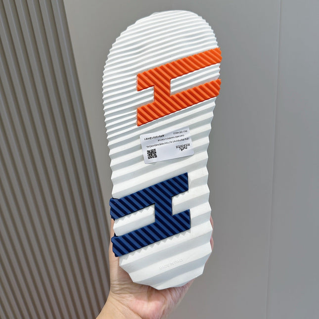 HM SLIPPERS BLACK AND NAVY CANVAS WITH MOTIF
