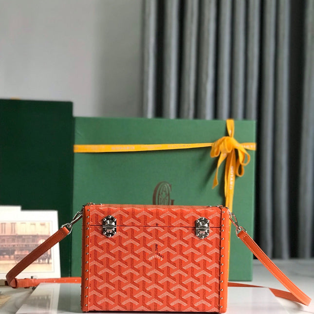 CASSETTE TRUNK BAG 21 IN RED GOYARDINE CANVAS & CLAMECY COWHIDE