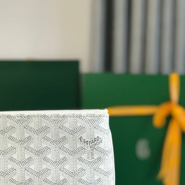 SÉNAT MGM POUCH 40 IN WHITE GOYARDINE CANVAS
