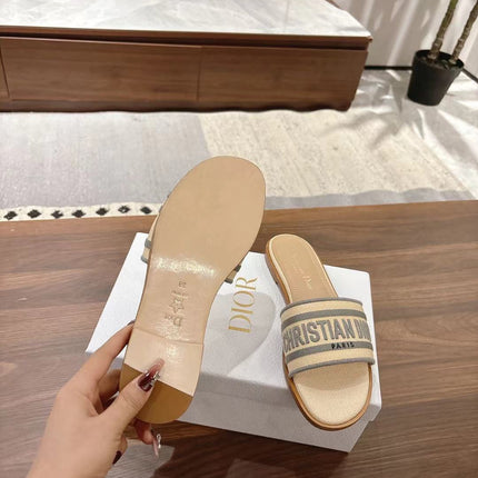 DWAY SLIDES IN BEIGE AND GRAY TECHNICAL FABRIC