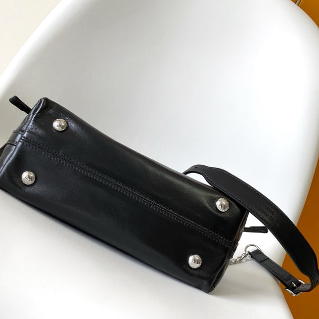 CARRYALL BB BAG 26 IN BLACK SHEEPSKIN MAGNETIC CLASP