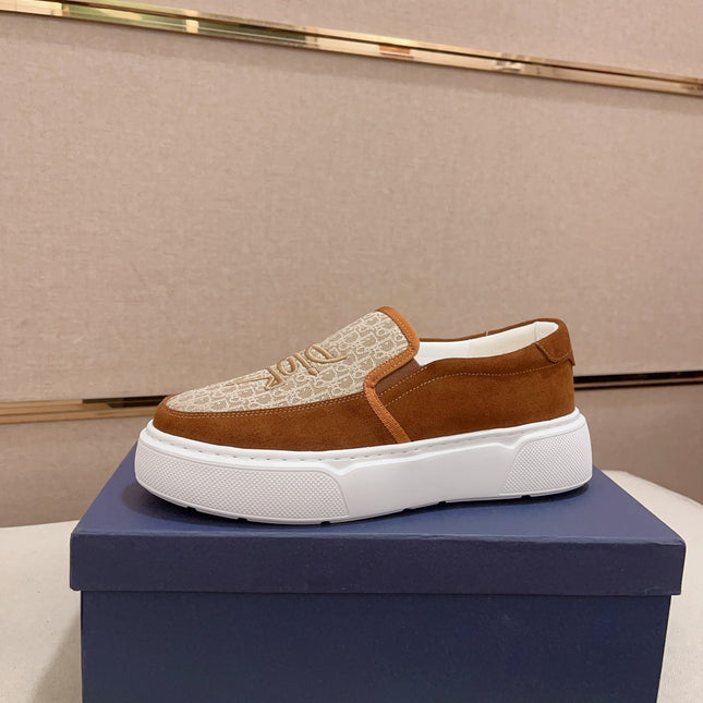CD B23 SLIP ON RUSSET SUEDE AND JACQUARD