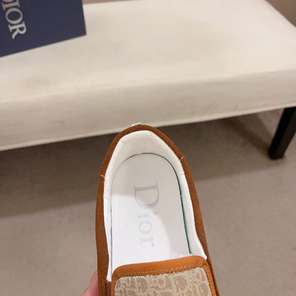 CD B23 SLIP ON RUSSET SUEDE AND JACQUARD