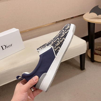 CD SOLAR SLIP-ON NAVY AND BEIGE JACQUARD