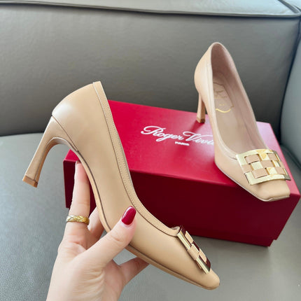 TROMPETTE BALLERINAS PUMPS IN NUDE SHINY CALFSKIN GOLD BUCKLE