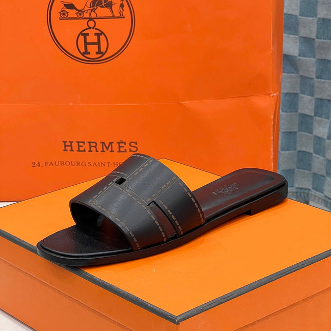 IDIOMA SANDAL IN BLACK CALFSKIN