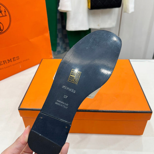 IDIOMA SANDAL IN WHITE CREAM CALFSKIN