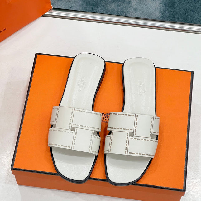 IDIOMA SANDAL IN WHITE CREAM CALFSKIN