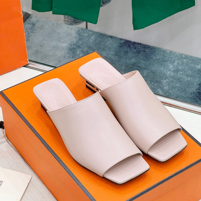 IDOLE SANDAL IN BABY PINK CALFSKIN