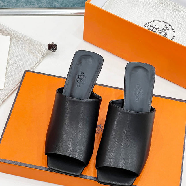 ICONIQUE 60 SANDAL IN BLACK CALFSKIN