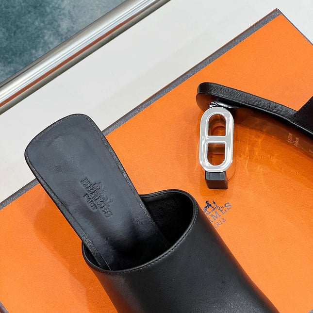 ICONIQUE 60 SANDAL IN BLACK CALFSKIN