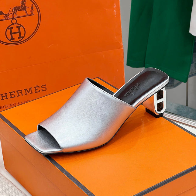 ICONIQUE 60 SANDAL IN SILVER CALFSKIN