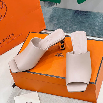 ICONIQUE 60 SANDAL IN BABY PINK CALFSKIN