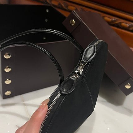 LE COEUR BAG 21 IN BLACK SUEDE