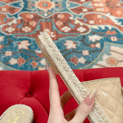 FLAT SLIPPERS IN BEIGE CREAM LAMBSKIN AND WOVEN WITH LOGO