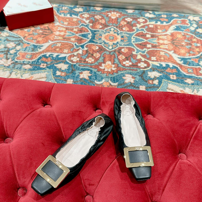 BELLE VIVIER BALLERINAS IN BLACK SHINY LAMBSKIN GOLD PATENT SQUARE BUCKLE