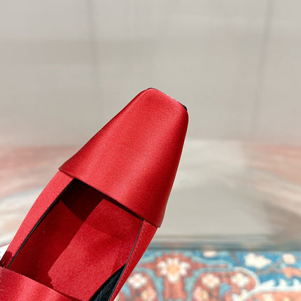 MARY JANES IN RED SATIN WITH CRYSTAL SQUARE BUCKLE