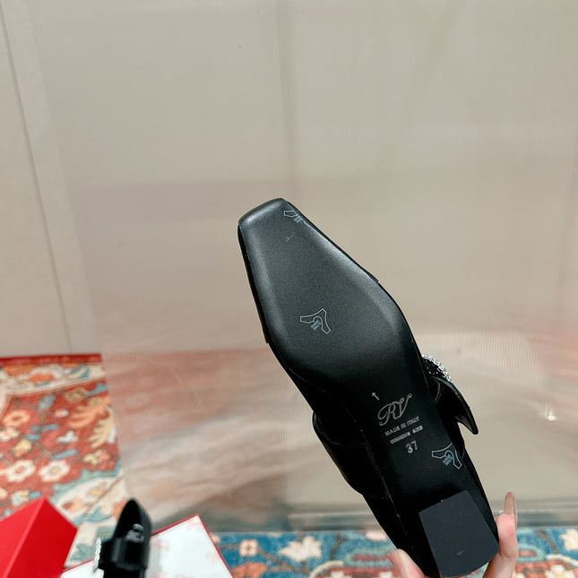 MARY JANES IN BLACK SATIN WITH CRYSTAL SQUARE BUCKLE