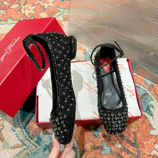 BALLERINAS IN BLACK FABRIC WITH CRYSTAL DETAILING