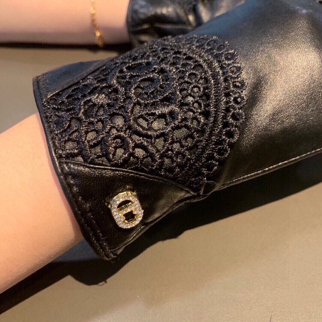 GLOVES WITH LACE TRIM IN BLACK LAMBSKIN 146816