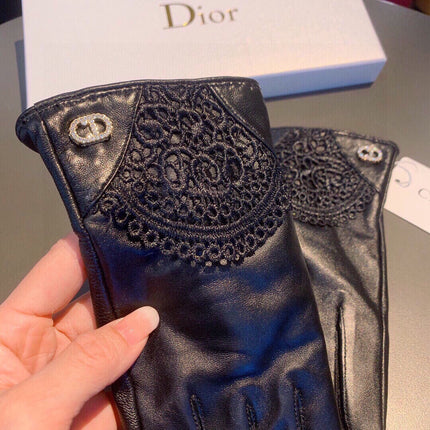 GLOVES WITH LACE TRIM IN BLACK LAMBSKIN 146816