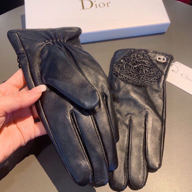 GLOVES WITH LACE TRIM IN BLACK LAMBSKIN 146816