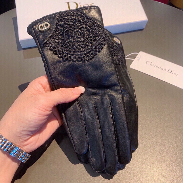 GLOVES WITH LACE TRIM IN BLACK LAMBSKIN 146816