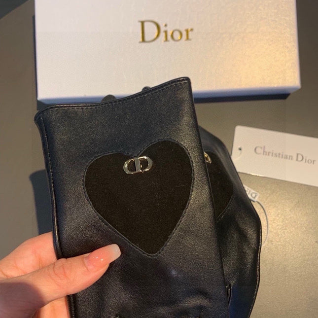GLOVES WITH HEART ICON IN BLACK LAMBSKIN 378834