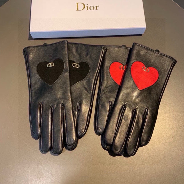 GLOVES WITH RED HEART ICON IN BLACK LAMBSKIN 378835