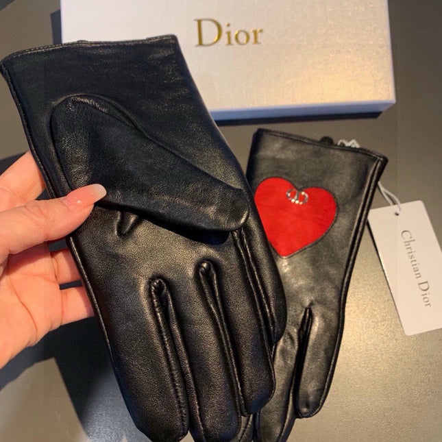 GLOVES WITH RED HEART ICON IN BLACK LAMBSKIN 378835