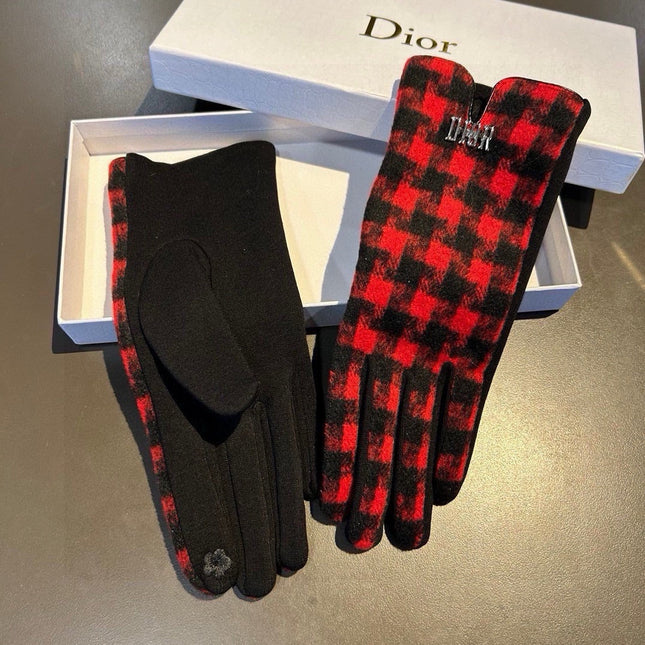 PLAID GLOVES IN RED MIX BLACK WOOL 405939