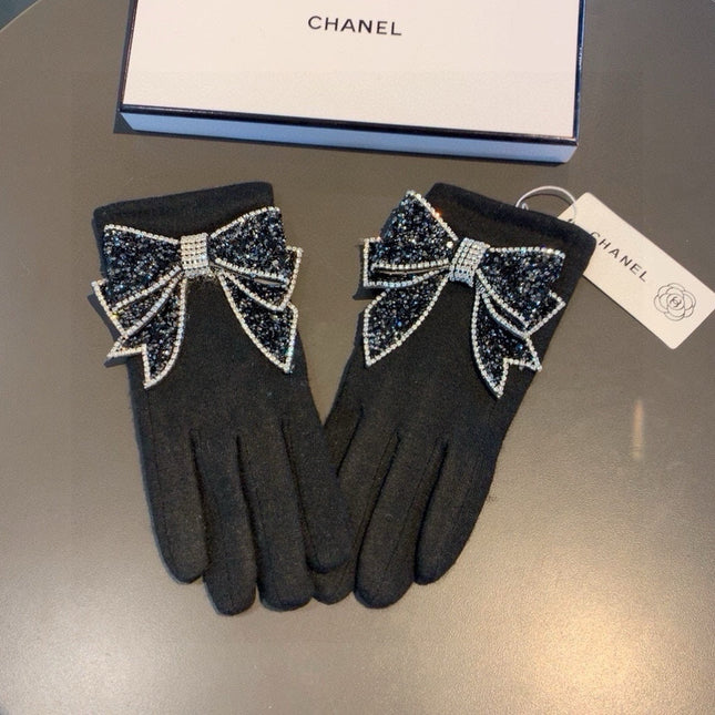 GLOVES IN BLACK WOOL WITH RHINSTONES 429247