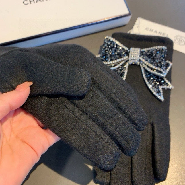 GLOVES IN BLACK WOOL WITH RHINSTONES 429247