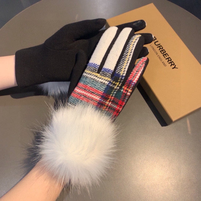 LINED GLOVES IN COLORFUL WOOL AND RABBIT FUR 432650