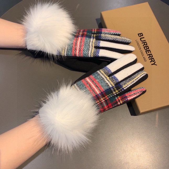 LINED GLOVES IN COLORFUL WOOL AND RABBIT FUR 432650
