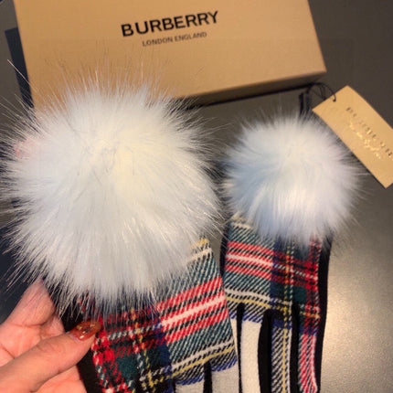 LINED GLOVES IN COLORFUL WOOL AND RABBIT FUR 432650