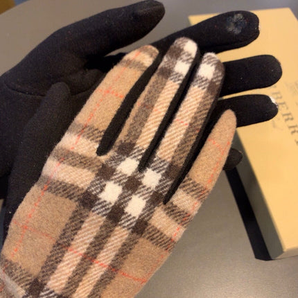 GLOVES IN CAMEL BEIGE AND BLACK WOOL 448244