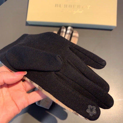 GLOVES IN CAMEL BEIGE AND BLACK WOOL 448244