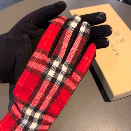 GLOVES IN CHERRY RED AND BLACK WOOL 448245