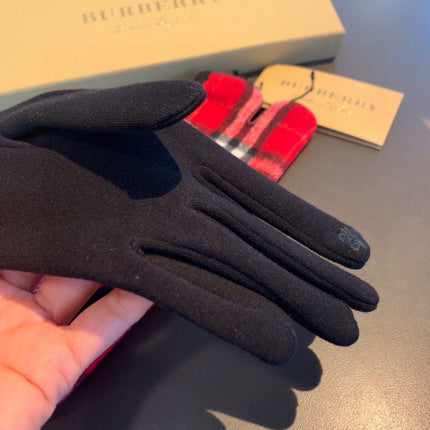 GLOVES IN CHERRY RED AND BLACK WOOL 448245
