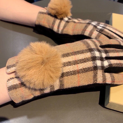 GLOVES IN CAMEL BEIGE AND BLACK WOOL WITH RABBIT FUR 448246