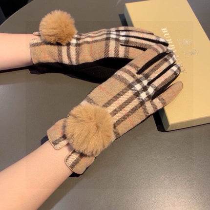 GLOVES IN CAMEL BEIGE AND BLACK WOOL WITH RABBIT FUR 448246