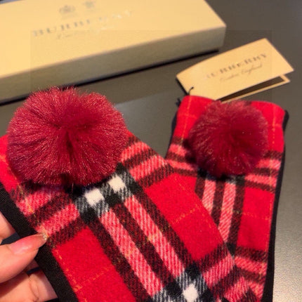 GLOVES IN CHERRY RED AND BLACK WOOL WITH RABBIT FUR 448247