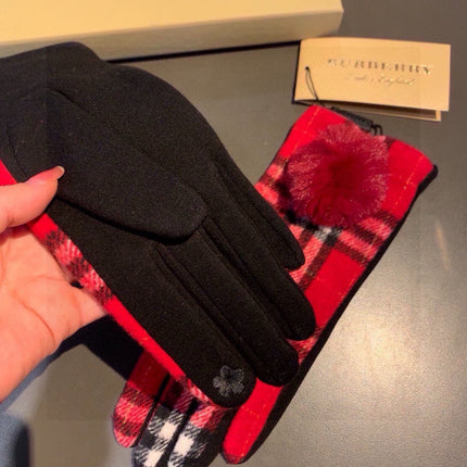 GLOVES IN CHERRY RED AND BLACK WOOL WITH RABBIT FUR 448247