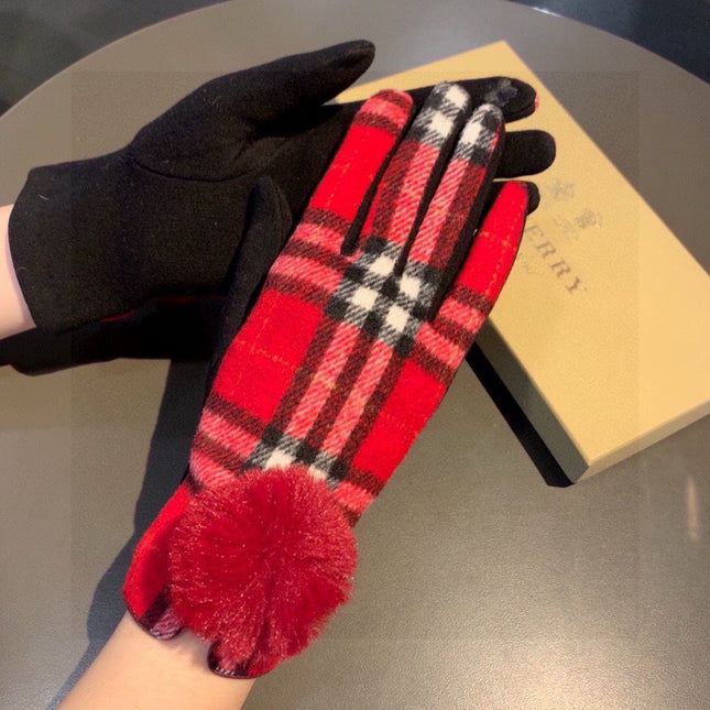 GLOVES IN CHERRY RED AND BLACK WOOL WITH RABBIT FUR 448247
