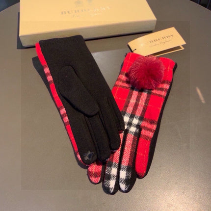 GLOVES IN CHERRY RED AND BLACK WOOL WITH RABBIT FUR 448247