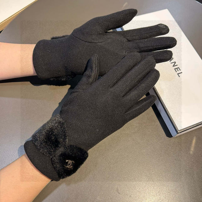 GLOVES IN BLACK WOOL WITH RABBIT FUR 456297