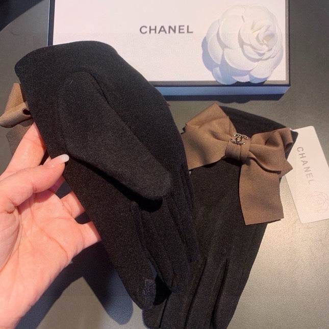 GLOVES IN BLACK WOOL 456327